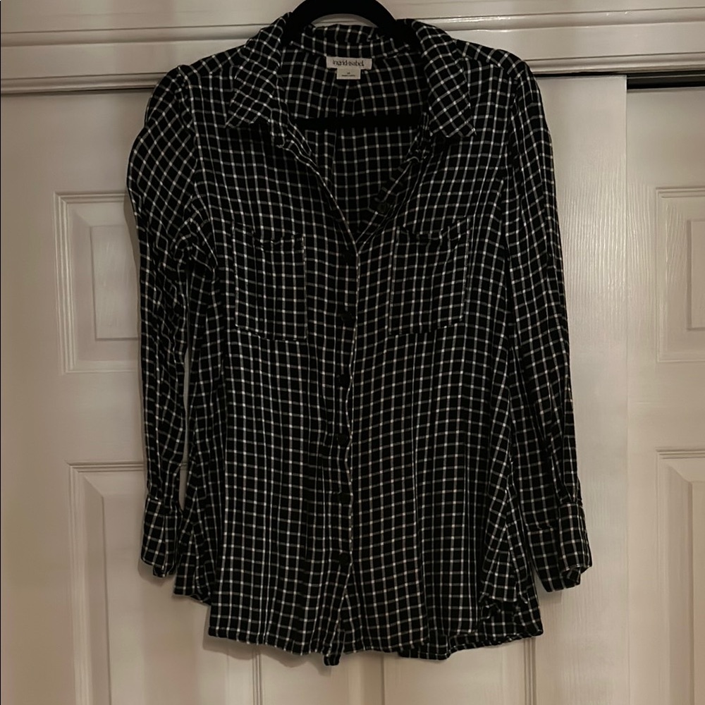 Ingrid & Isabel Maternity Sz M- Black and White Checkered Button-Up Shirt
